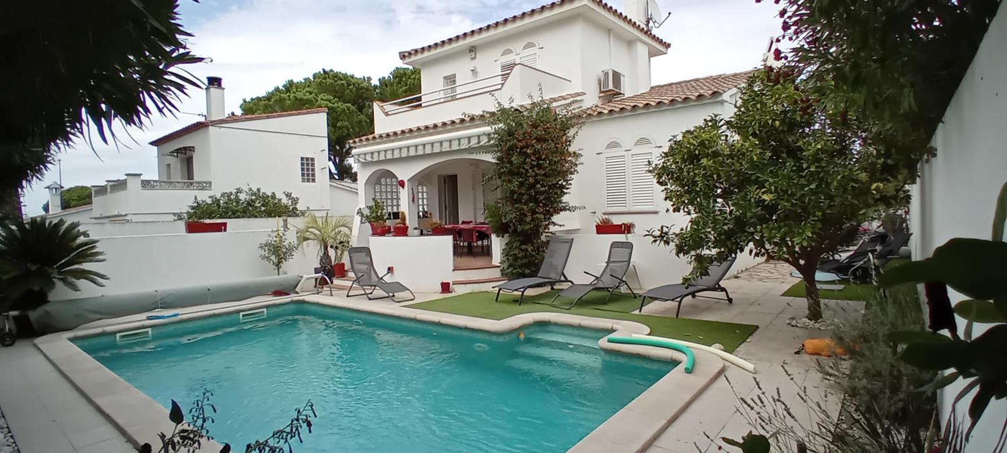 El Mon Bed & Breakfast L'Escala Exterior photo